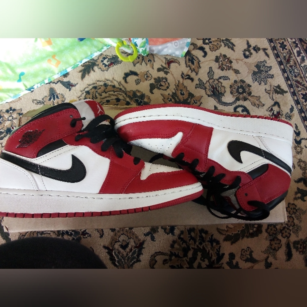 5.5y/7w Air Jordan 1 Chicago mid